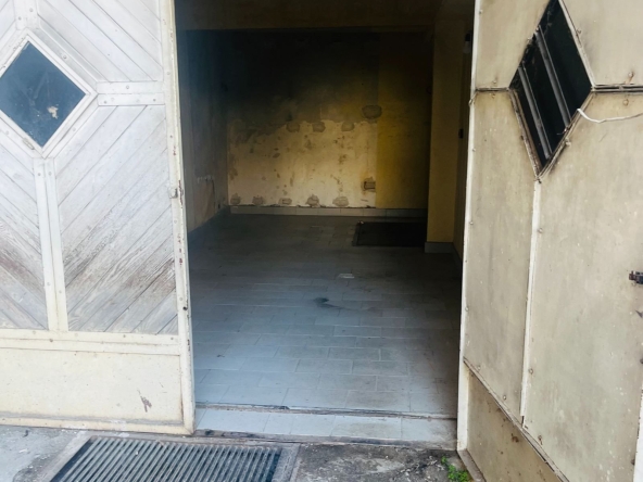 Гараж / Паркомясто в Плевен, Широк център - 18 кв.м за 794 €/кв.м - Снимка #1