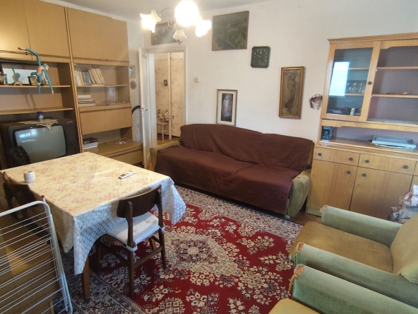 Двустаен апартамент в Плевен, Идеален център - 58 кв.м за 1466 €/кв.м - Снимка #1