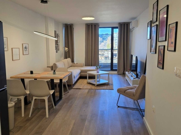 Дава се под наем Двустаен апартамент в София, Център - 63 кв.м за 1000 € - Снимка #1