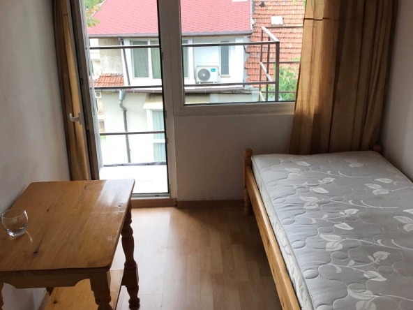 Дава се под наем Едностаен апартамент в София, Лозенец - 15 кв.м за 163 € - Снимка #1