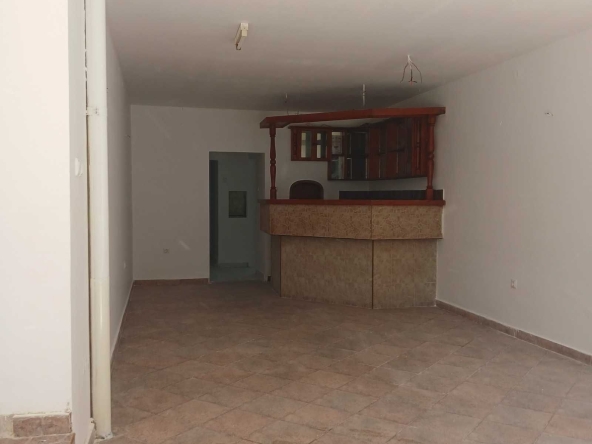 Магазин в Пловдив, Южен - 58 кв.м за 1225 €/кв.м - Снимка #1