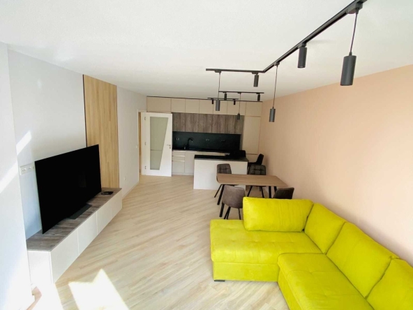 Дава се под наем Тристаен апартамент в София, Лагера - 93 кв.м за 1250 € - Снимка #1