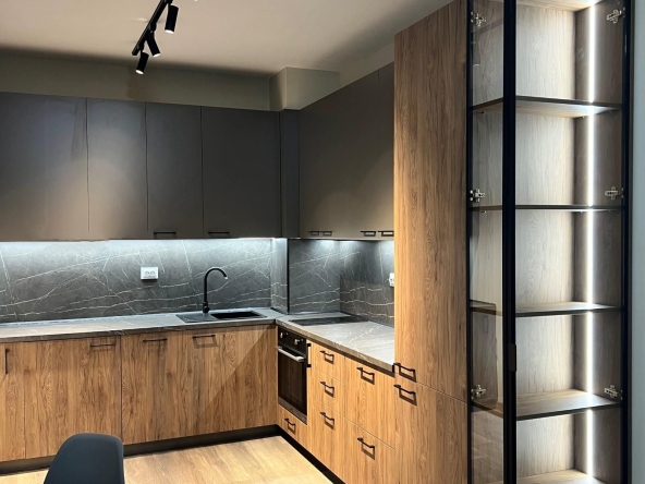 Дава се под наем Двустаен апартамент в София, Надежда 1 - 65 кв.м за 750 € - Снимка #1