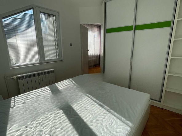 Дава се под наем Двустаен апартамент в София, Лозенец - 60 кв.м за 600 € - Снимка #1