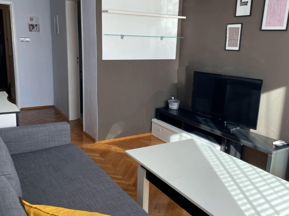 Дава се под наем Двустаен апартамент в София, Лозенец - 60 кв.м за 600 € - Снимка #1