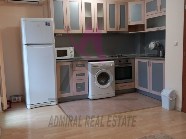 Дава се под наем Тристаен апартамент в Варна, Червен площад - 87 кв.м за 600 € - Снимка #1