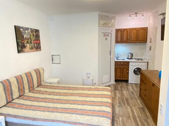 Дава се под наем Едностаен апартамент в Бургас, Център - 27 кв.м за 280.5 € - Снимка #1