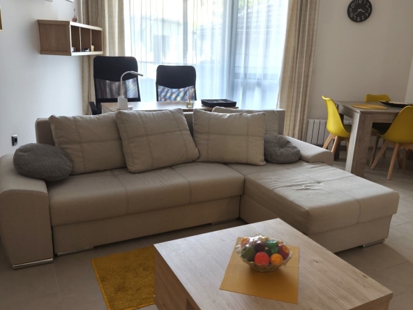 Дава се под наем Двустаен апартамент в Плевен, Идеален център - 75 кв.м за 459 € - Снимка #1