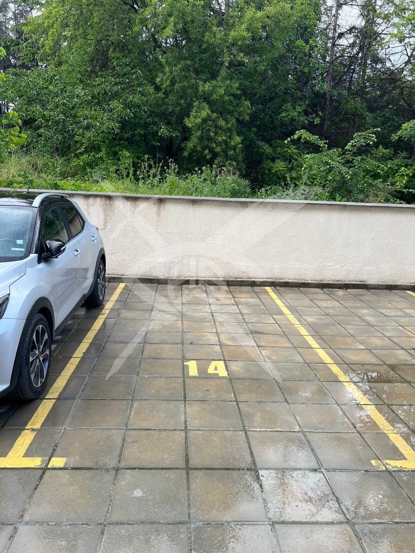 Гараж / Паркомясто в Варна, Младост 1 - 11 кв.м за 1628 €/кв.м - Снимка #1