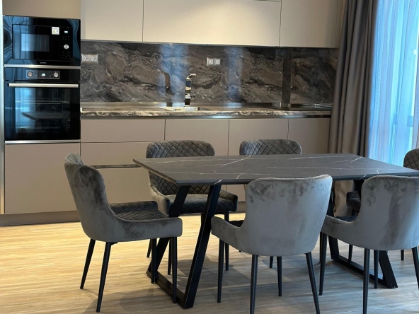 Дава се под наем Тристаен апартамент в Пловдив, Христо Смирненски - 140 кв.м за 750 € - Снимка #1