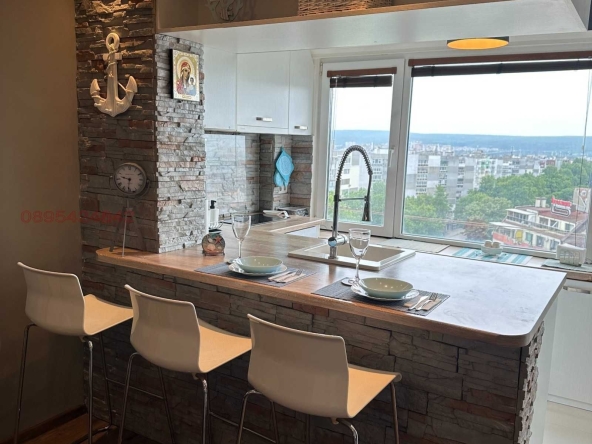 Дава се под наем Двустаен апартамент в Варна, Цветен квартал - 60 кв.м за 561 € - Снимка #1