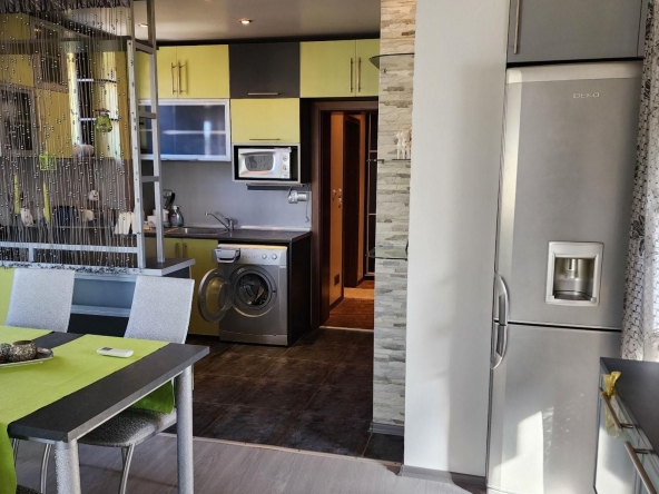 Дава се под наем Двустаен апартамент в Бургас, Братя Миладинови - 50 кв.м за 510 € - Снимка #1