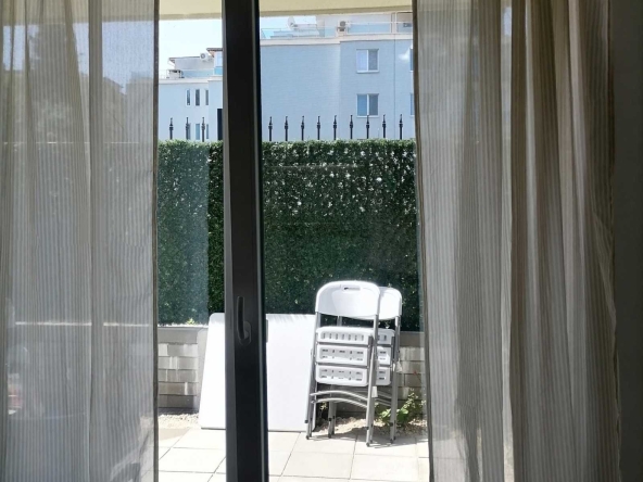 Дава се под наем Двустаен апартамент в София, Витоша - 48 кв.м за 700 € - Снимка #1