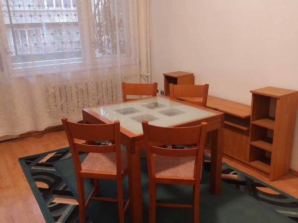 Дава се под наем Тристаен апартамент в София, Оборище - 90 кв.м за 700 € - Снимка #1