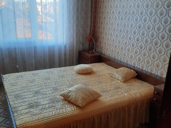 Дава се под наем Етаж от къща в Нови Искър - 77 кв.м за 400 € - Снимка #1