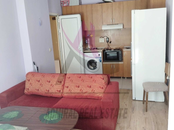 Дава се под наем Двустаен апартамент в Варна, Цветен квартал - 50 кв.м за 253.98 € - Снимка #1