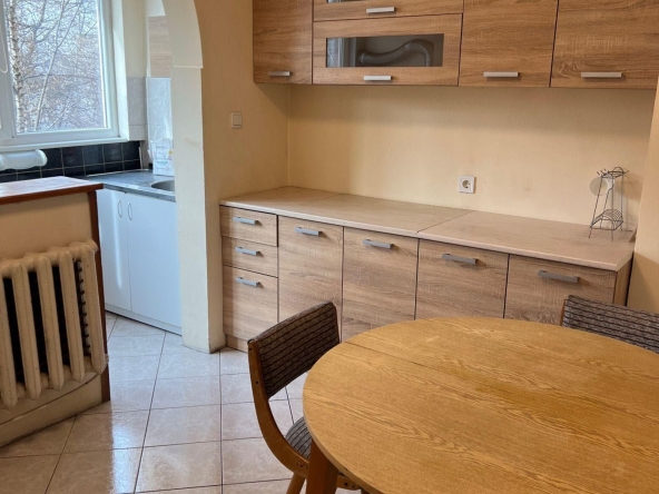 Дава се под наем Тристаен апартамент в София, Света Троица - 80 кв.м за 547.23 € - Снимка #1