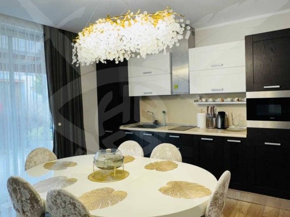 Дава се под наем Къща в Бургас, Сарафово - 140 кв.м за 2493.39 € - Снимка #1