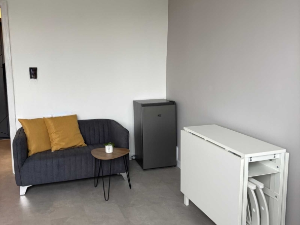 Дава се под наем Едностаен апартамент в София, Люлин 7 - 30 кв.м за 458.49 € - Снимка #1