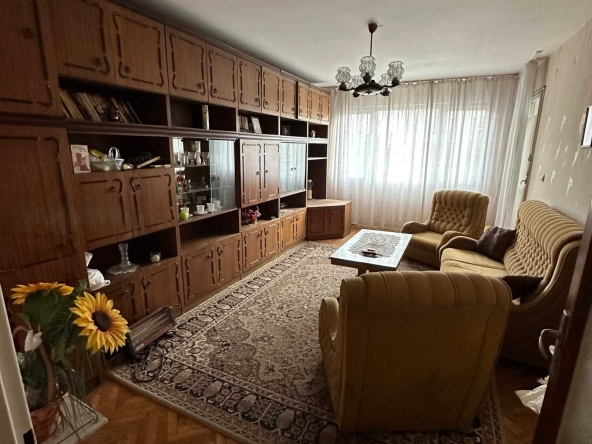 Тристаен апартамент в Стара Загора, Център - 95 кв.м за 927 €/кв.м - Снимка #1