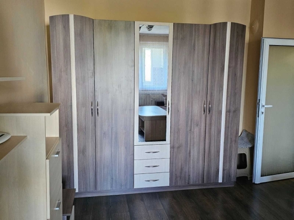 Дава се под наем Двустаен апартамент в София, Връбница 1 - 60 кв.м за 357 € - Снимка #1