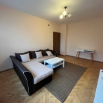 Дава се под наем Двустаен апартамент в София, Гоце Делчев - 60 кв.м за 408 € - Снимка #1