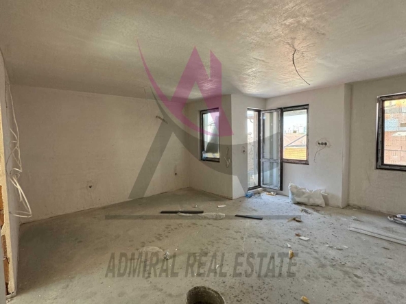 Тристаен апартамент в Варна, Колхозен пазар - 74 кв.м за 1690 €/кв.м - Снимка #1