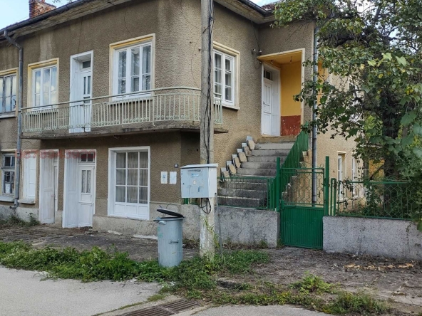 Къща в с. Стакевци, Област Видин - 200 кв.м за 153 €/кв.м - Снимка #1