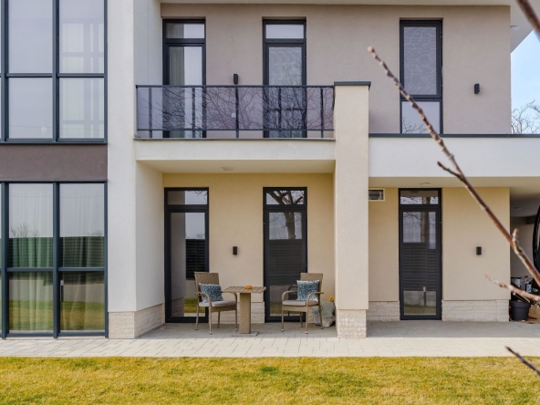 Къща в Плевен, м-т Плочата - 272 кв.м за 2942 €/кв.м - Снимка #1