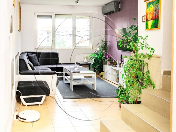 Мезонет в София, Център - 158 кв.м за 2089 €/кв.м - Снимка #1