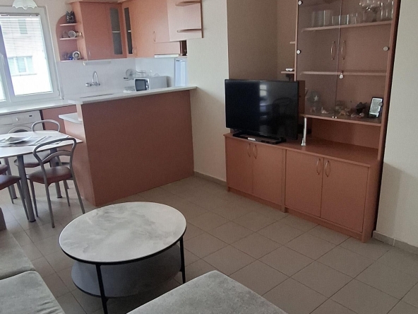 Дава се под наем Тристаен апартамент в София, Гео Милев - 67 кв.м за 747.66 € - Снимка #1