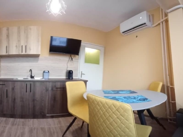 Дава се под наем Едностаен апартамент в Бургас, Славейков - 42 кв.м за 316.2 € - Снимка #1