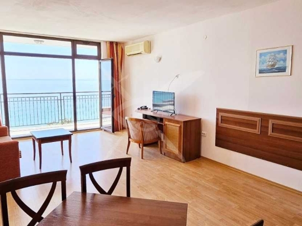 Двустаен апартамент в к.к. Слънчев бряг - 100 кв.м за 1130 €/кв.м - Снимка #1