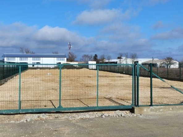 Дава се под наем Парцел в с. Кичево, Област Варна - 1200 кв.м за 100000 € - Снимка #1