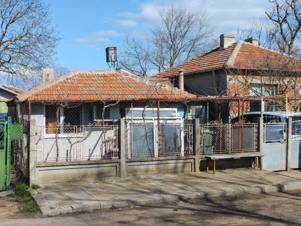 Къща в с. Бата, Област Бургас - 80 кв.м за 396 €/кв.м - Снимка #1