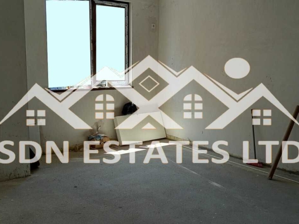 Тристаен апартамент в Казанлък - 100 кв.м за 1173 €/кв.м - Снимка #1