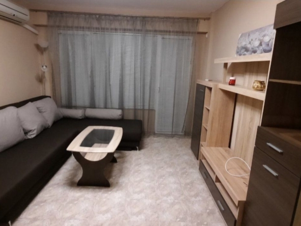 Дава се под наем Двустаен апартамент в Димитровград - 73 кв.м за 204 € - Снимка #1