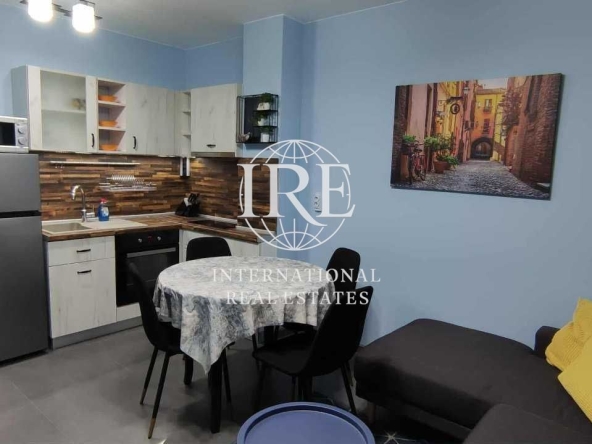 Двустаен апартамент в Варна, Изгрев - 50 кв.м за 1986 €/кв.м - Снимка #1