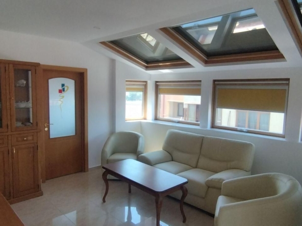 Тристаен апартамент в София, Център - 140 кв.м за 1271 €/кв.м - Снимка #1