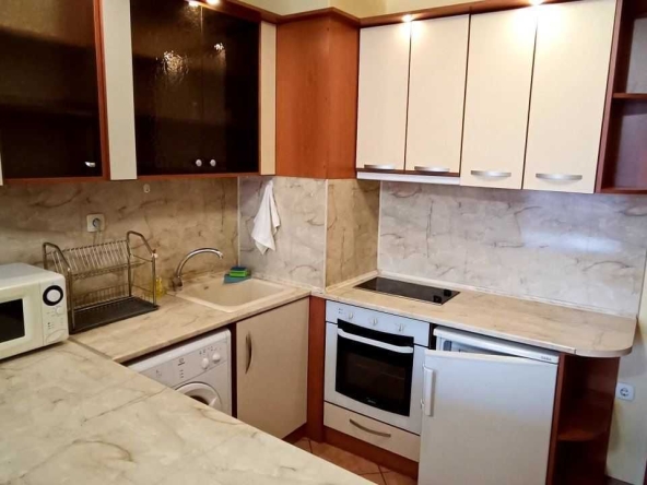 Дава се под наем Двустаен апартамент в Пловдив, Младежки Хълм - 65 кв.м за 357 € - Снимка #1