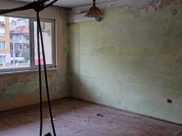 Тристаен апартамент в Стара Загора, Център - 75 кв.м за 1154 €/кв.м - Снимка #1