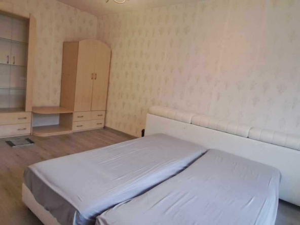 Дава се под наем Едностаен апартамент в Русе, Център - 45 кв.м за 204 € - Снимка #1