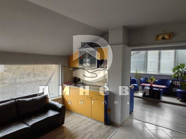 Офис в Стара Загора, Опълченски - 71 кв.м за 1015 €/кв.м - Снимка #1