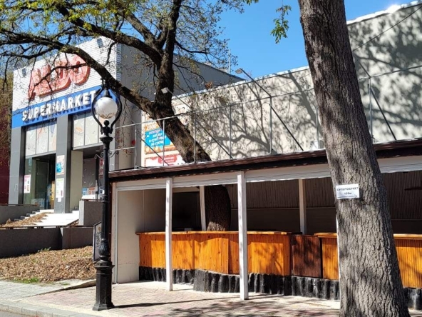 Дава се под наем Заведение в к.к. Златни пясъци - 60 кв.м за 4080 € - Снимка #1