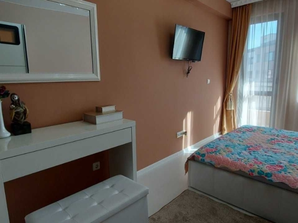 Дава се под наем Тристаен апартамент в Бургас, Изгрев - 90 кв.м за 331.5 € - Снимка #1