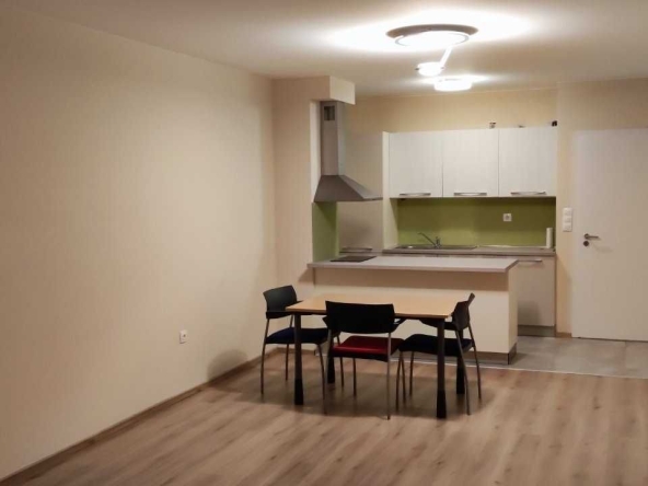 Дава се под наем Тристаен апартамент в София, Младост 4 - 111 кв.м за 790 € - Снимка #1