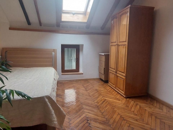 Дава се под наем Едностаен апартамент в Бургас, Център - 15 кв.м за 178.5 € - Снимка #1