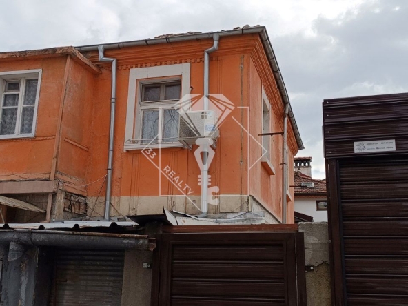 Етаж от къща в Пловдив, Център - 64 кв.м за 3282 €/кв.м - Снимка #1