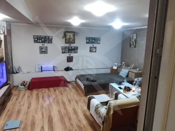Етаж от къща в Пловдив, Кючук Париж - 200 кв.м за 1300 €/кв.м - Снимка #1