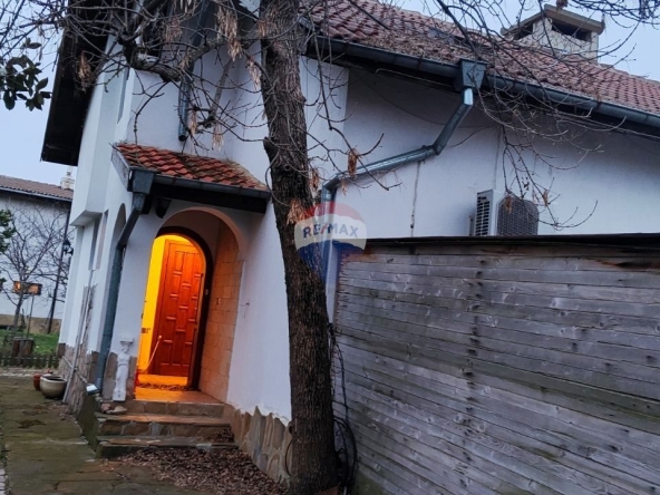 Къща в с. Приселци, Област Варна - 200 кв.м за 900 €/кв.м - Снимка #1